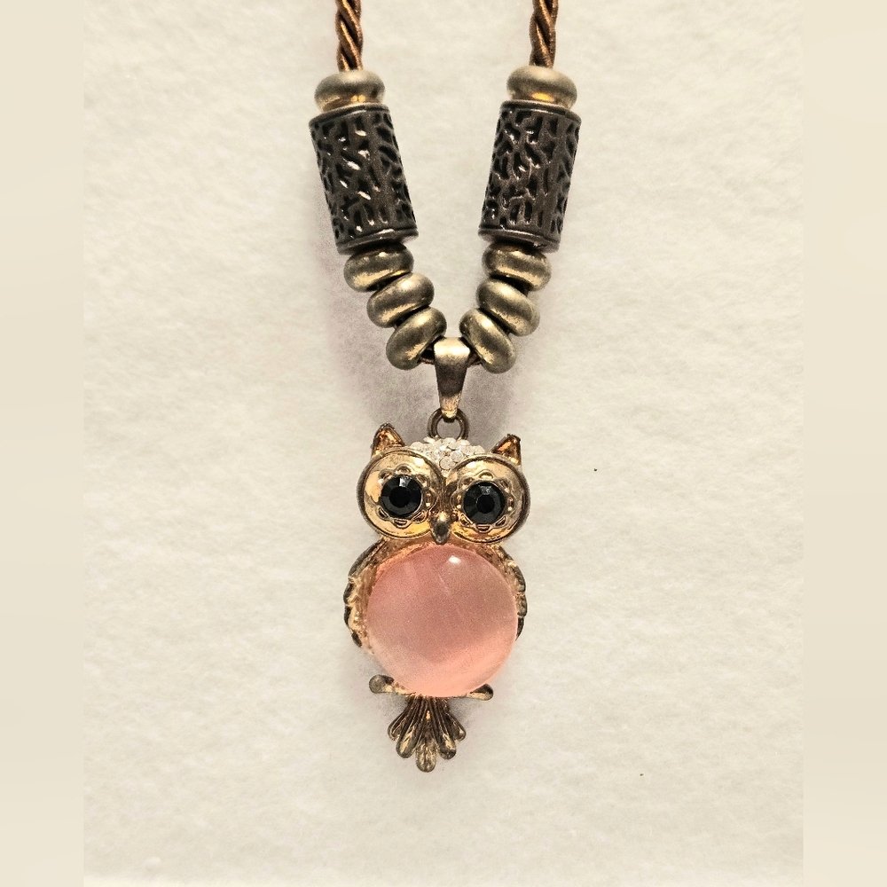 Vintage Gold Tone Stone Belly Owl Pendant Necklace